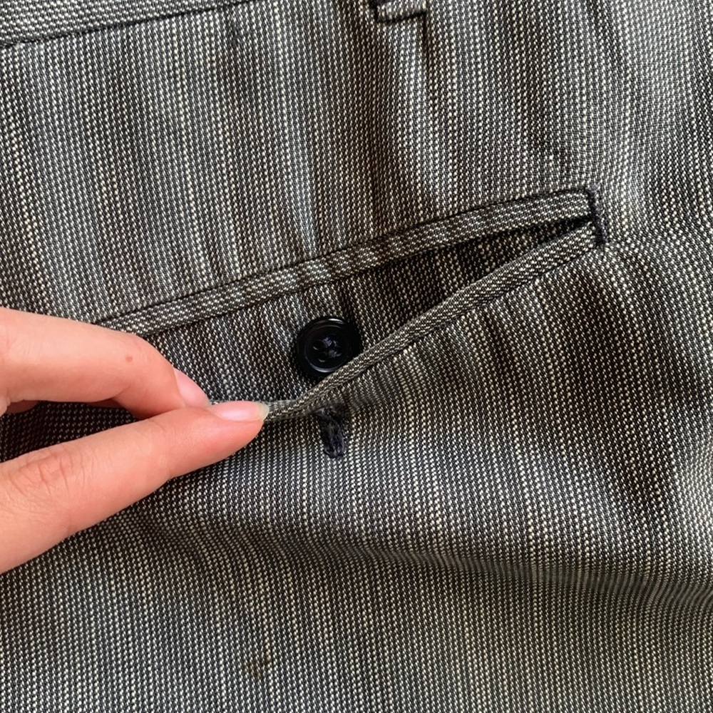 Men’s grey dress pants with pockets and a black zipper. Size small - Picture 7 of 7